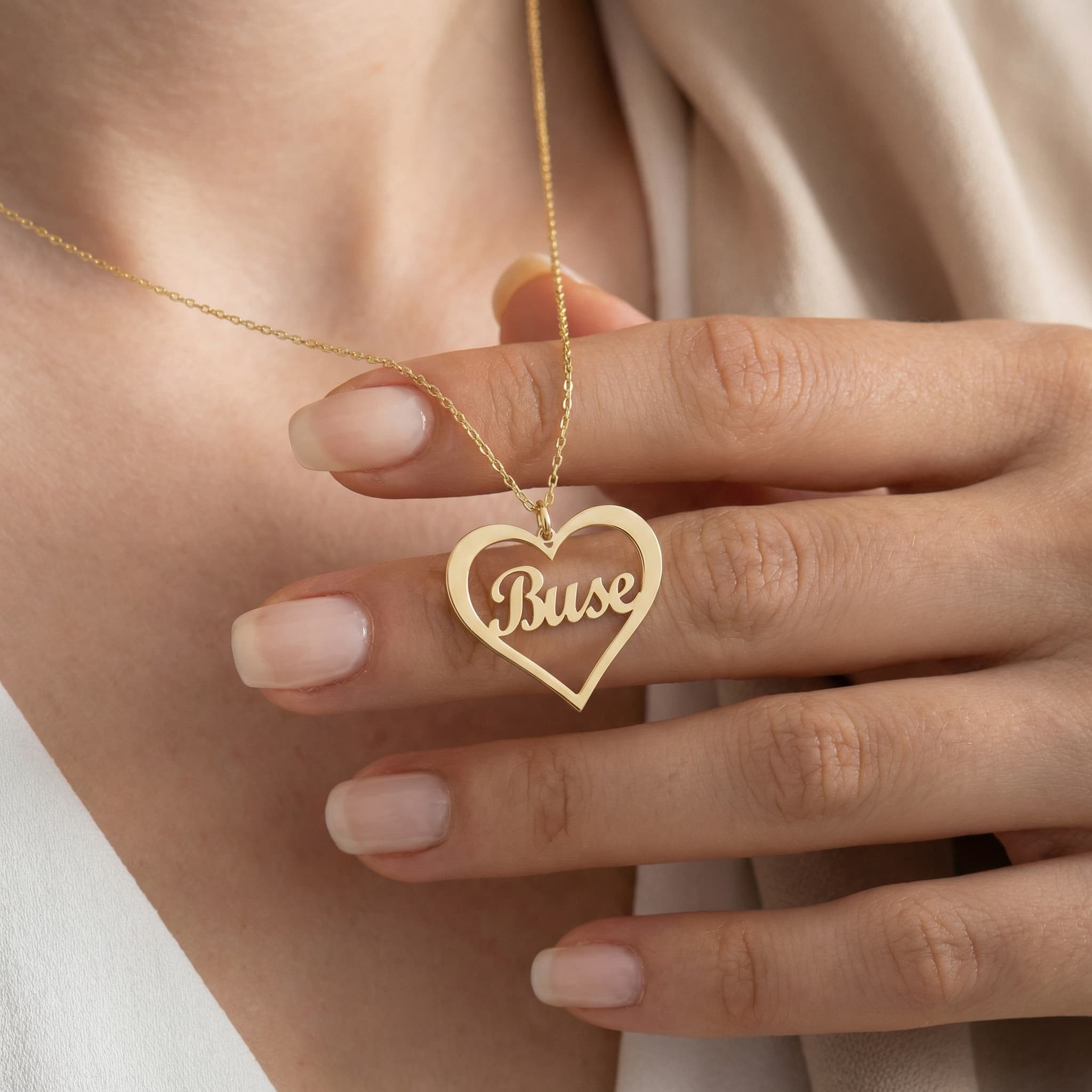 Kişiselleştirilmiş 925 Ayar Kalpli İsimli Kolye